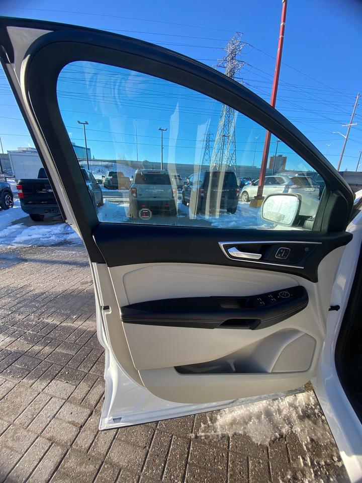 2024 Ford Edge TITANIUM 4DR ALL-WHEEL DRIVE Photo