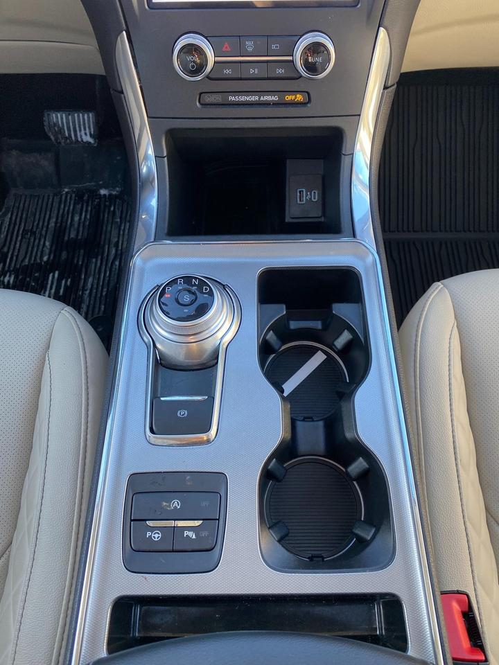 2024 Ford Edge TITANIUM 4DR ALL-WHEEL DRIVE Photo