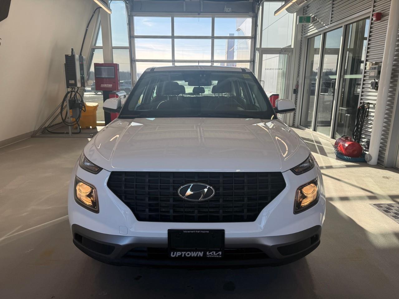 2023 Hyundai Venue Essential 4dr Front-Wheel Drive Photo