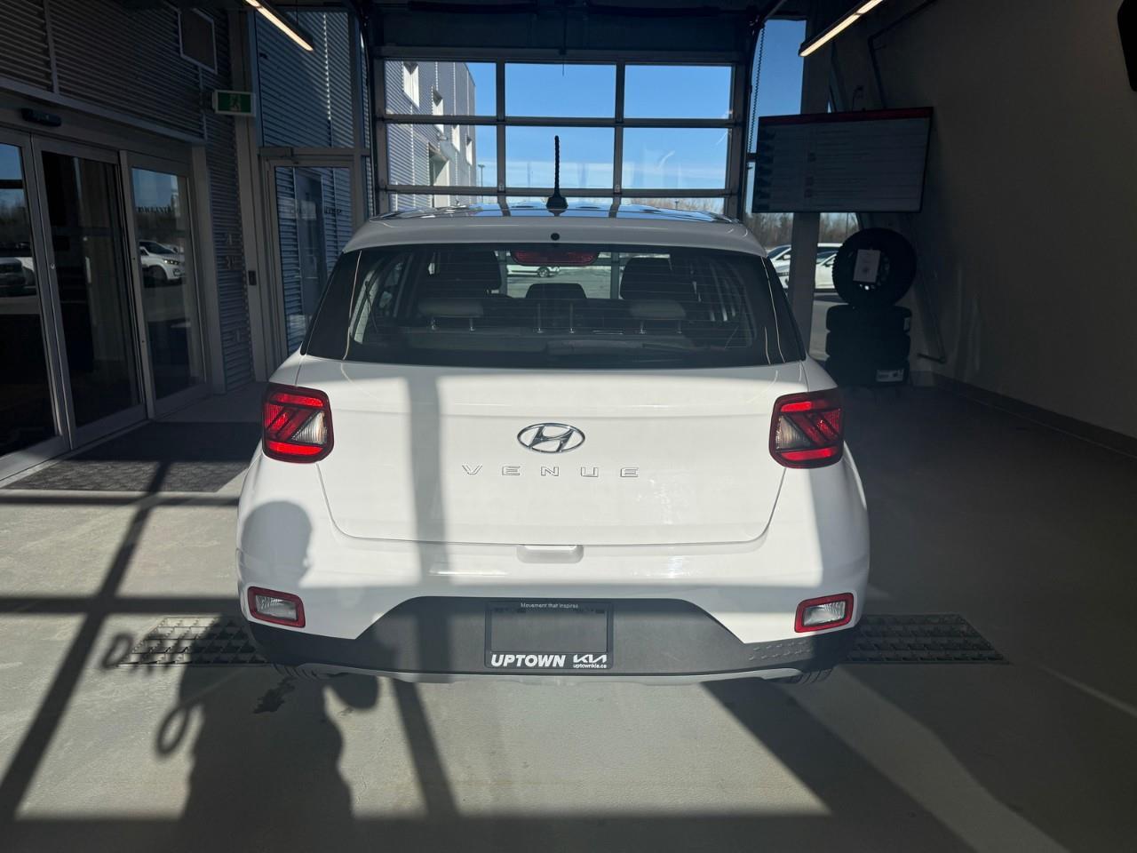 2023 Hyundai Venue Essential 4dr Front-Wheel Drive Photo