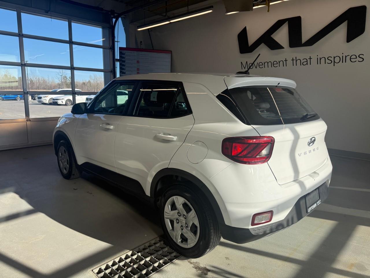 2023 Hyundai Venue Essential 4dr Front-Wheel Drive Photo