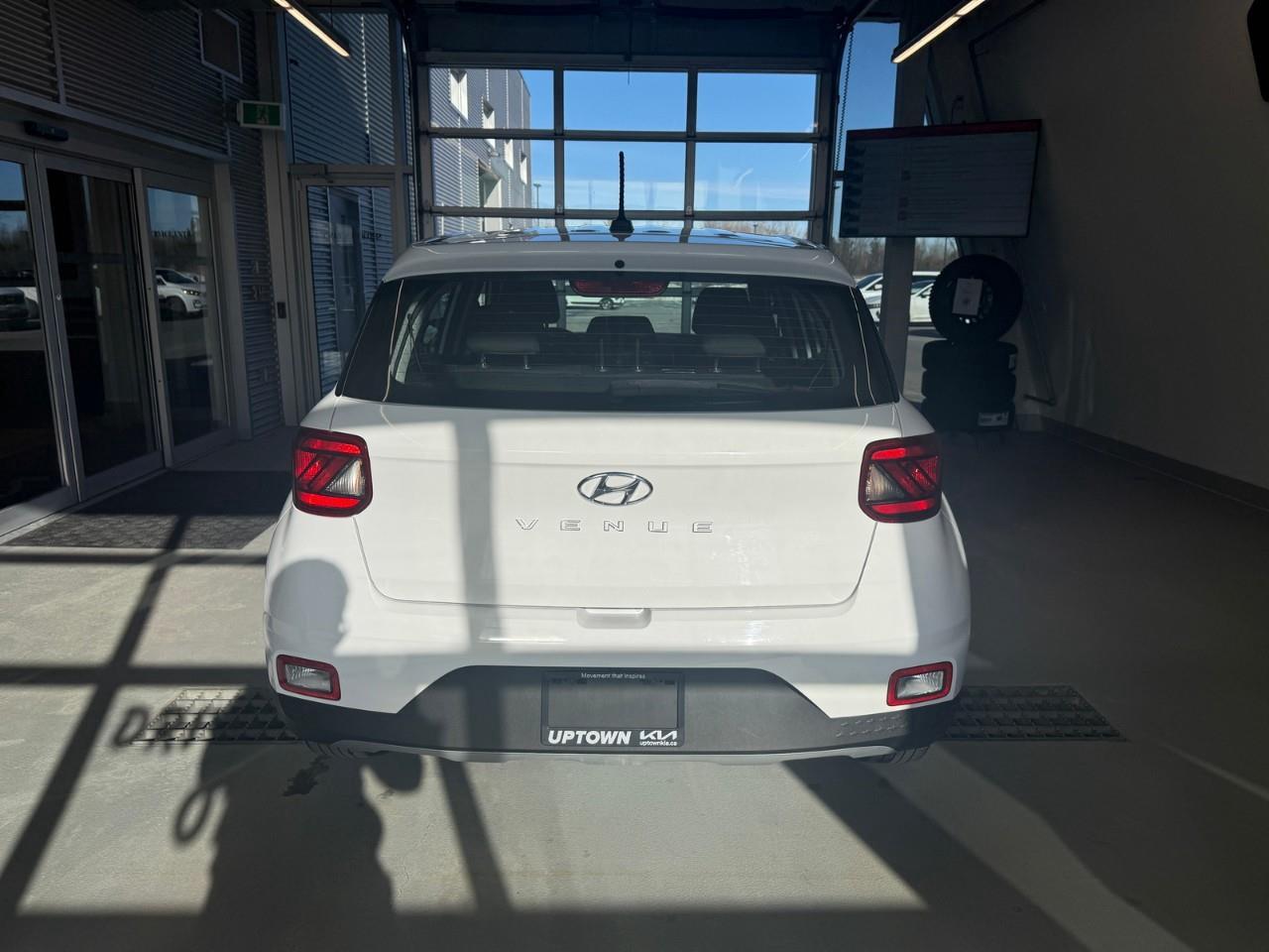 2023 Hyundai Venue Essential 4dr Front-Wheel Drive Photo