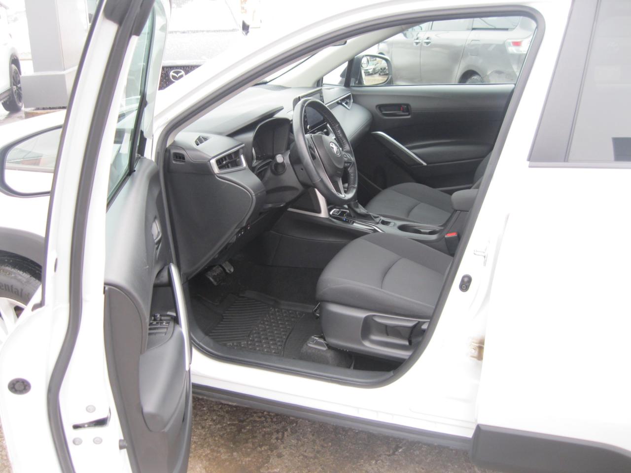 2022 Toyota Corolla Cross LE 4dr All-Wheel Drive Photo