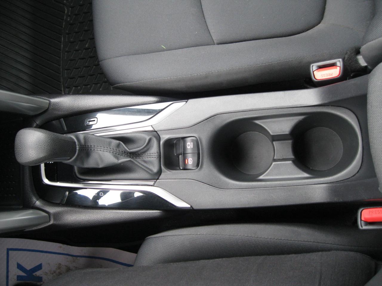 2022 Toyota Corolla Cross LE 4dr All-Wheel Drive Photo