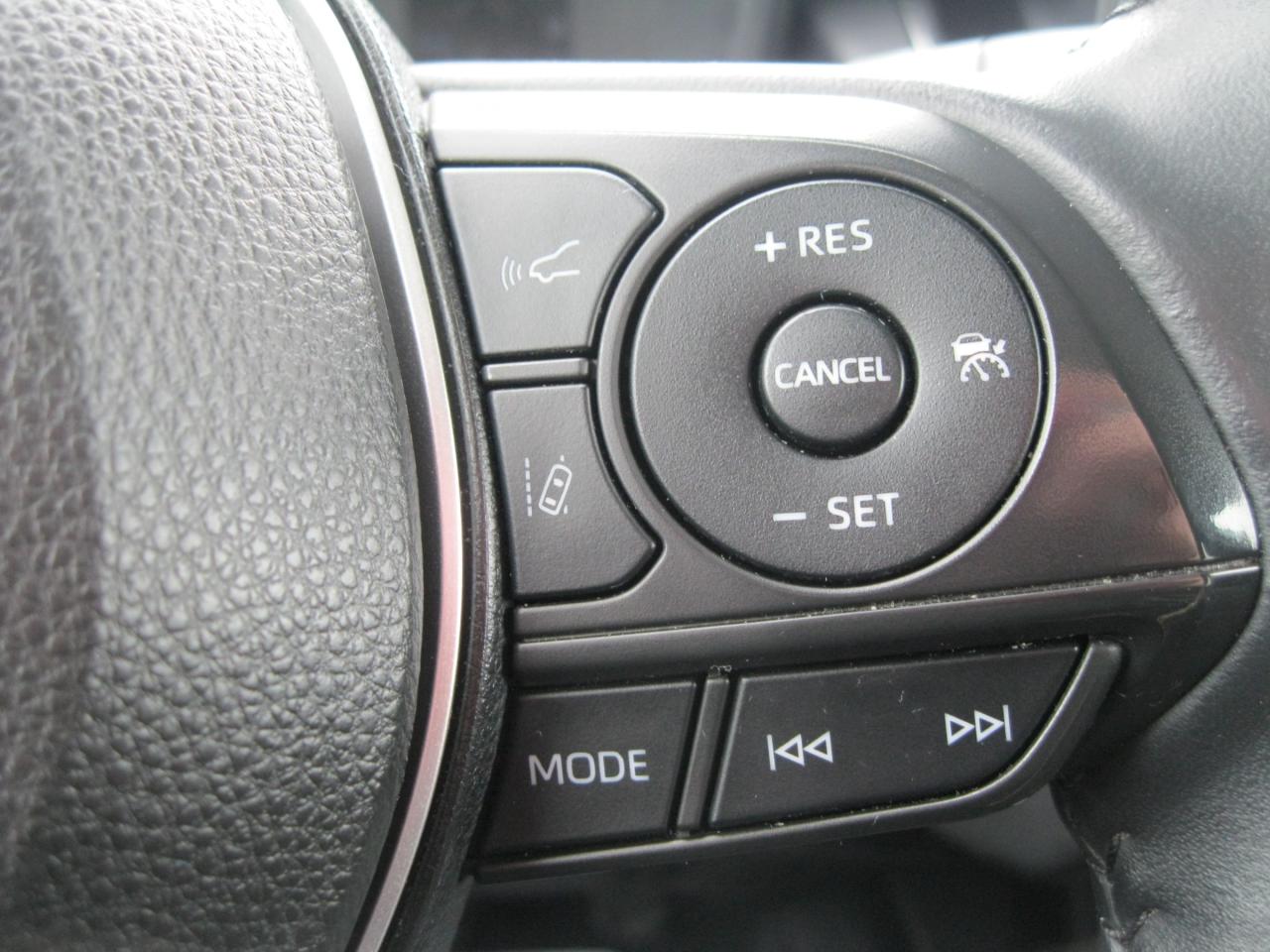 2022 Toyota Corolla Cross LE 4dr All-Wheel Drive Photo