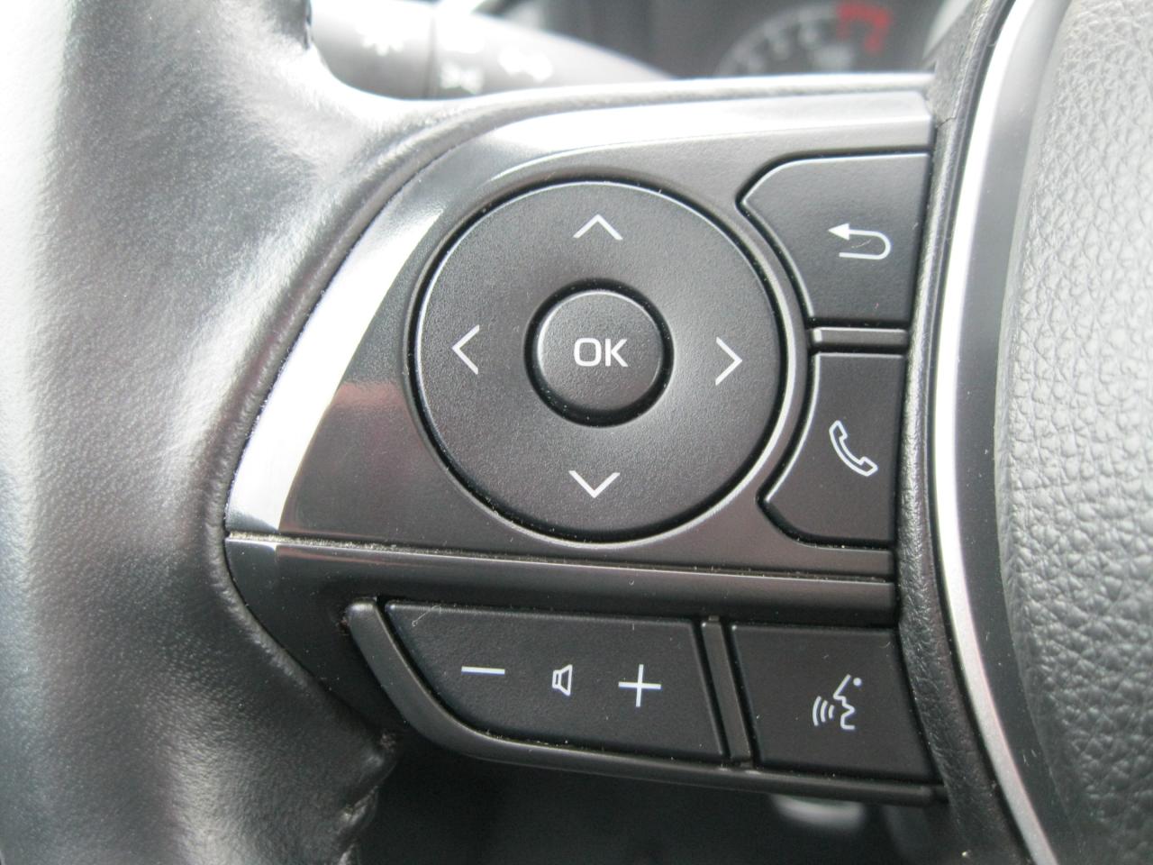 2022 Toyota Corolla Cross LE 4dr All-Wheel Drive Photo