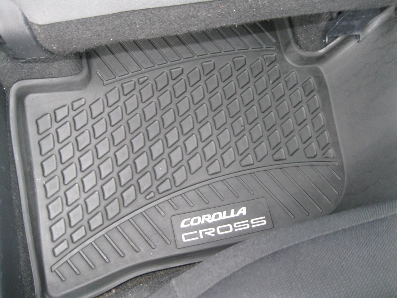 2022 Toyota Corolla Cross LE 4dr All-Wheel Drive Photo