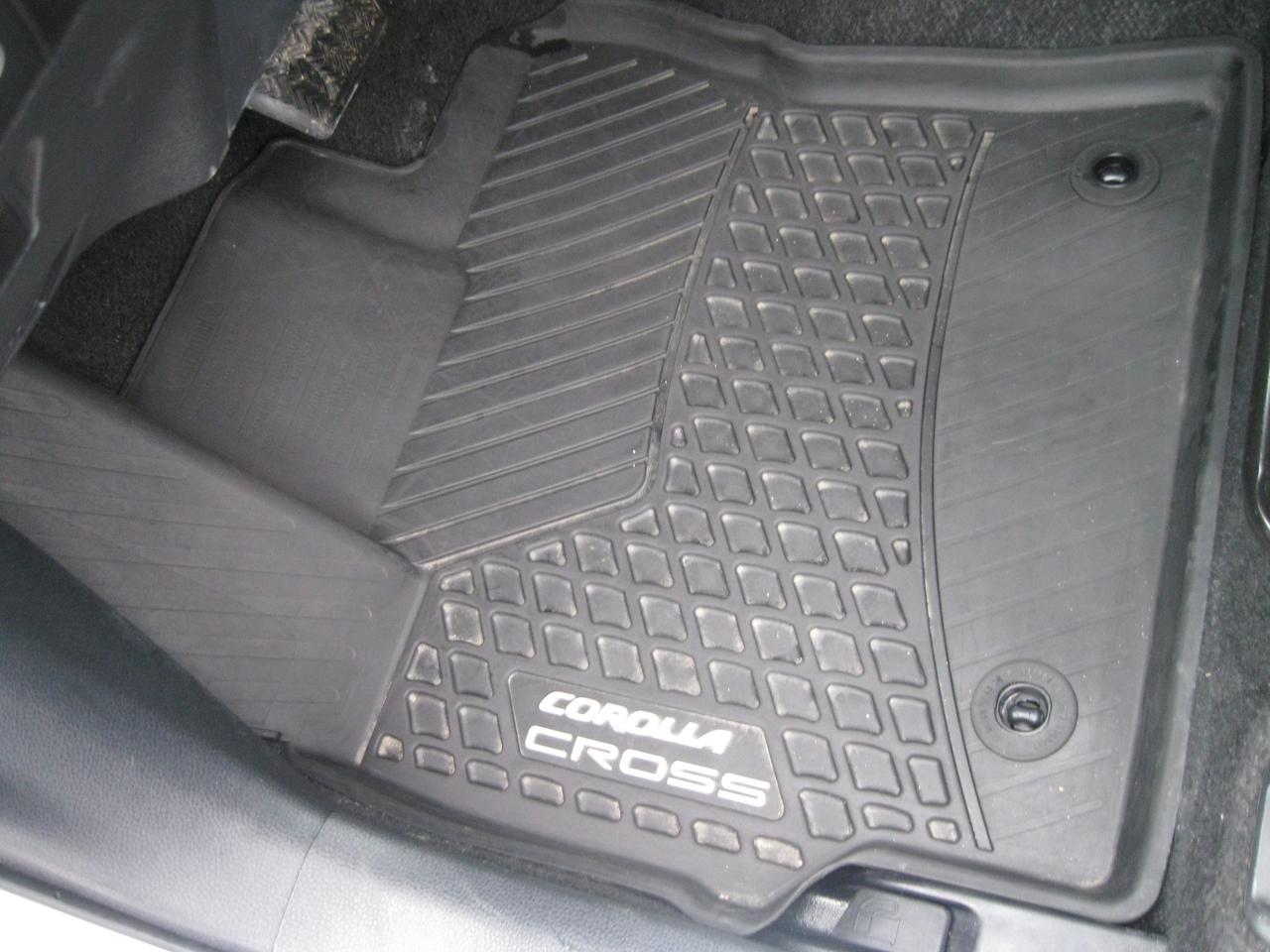 2022 Toyota Corolla Cross LE 4dr All-Wheel Drive Photo