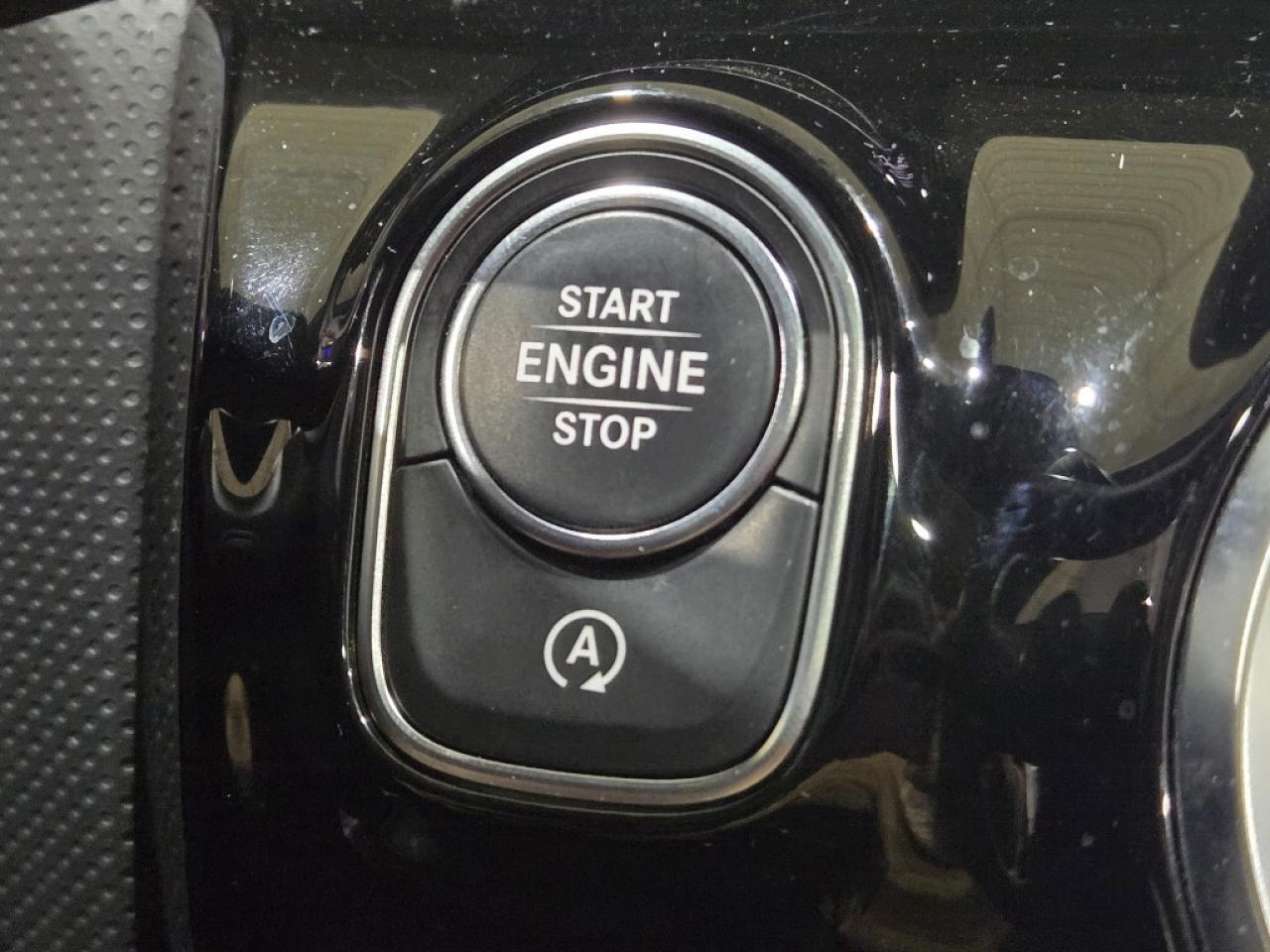 2020 Mercedes-Benz A-Class SPORT PKG 4MATIC HATCH 19 Black Alloys NO ACCIDENT Photo