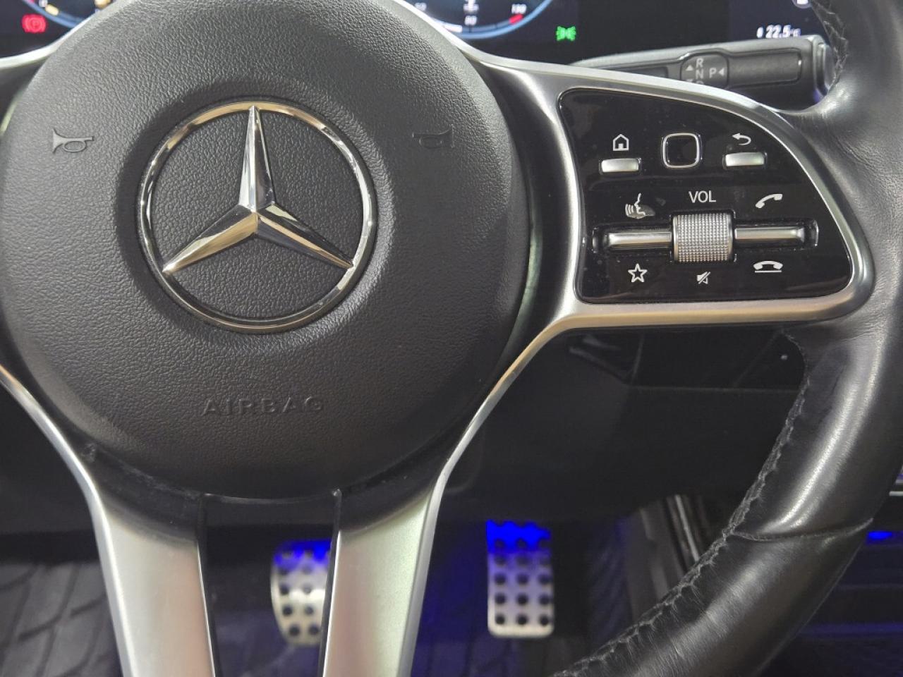 2020 Mercedes-Benz A-Class SPORT PKG 4MATIC HATCH 19 Black Alloys NO ACCIDENT Photo