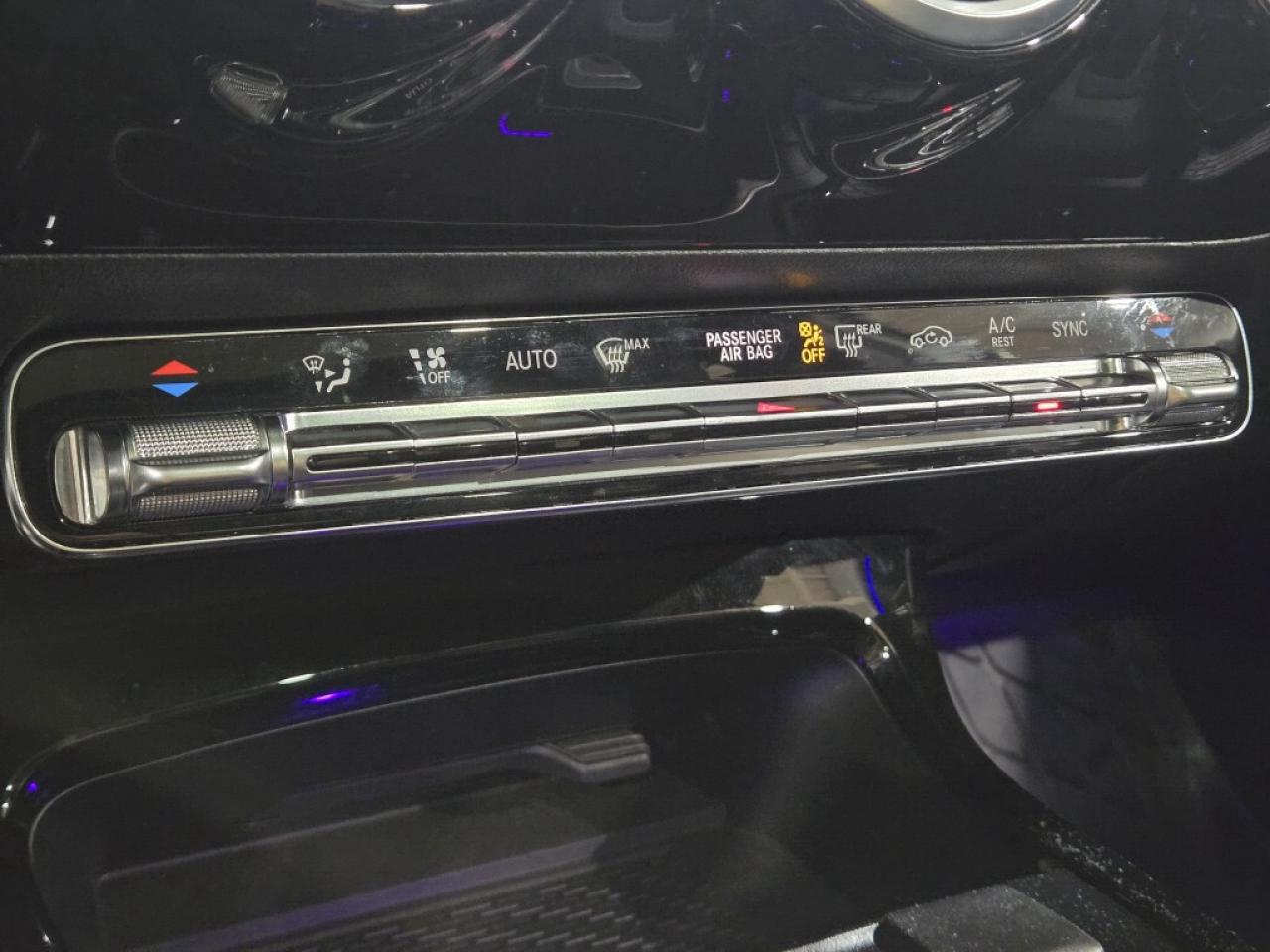 2020 Mercedes-Benz A-Class SPORT PKG 4MATIC HATCH 19 Black Alloys NO ACCIDENT Photo