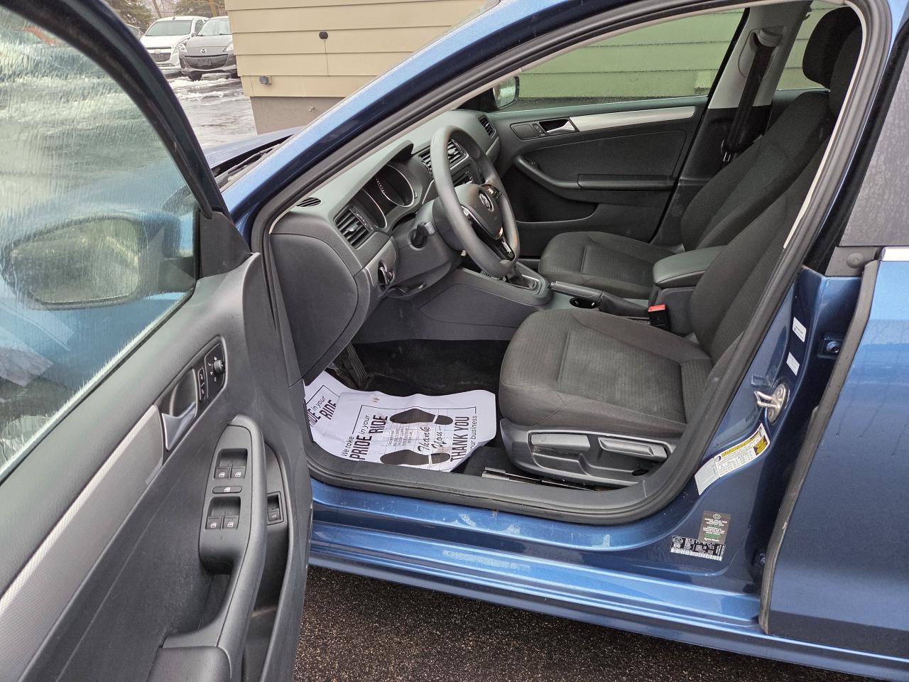 2015 Volkswagen Jetta Sedan 4dr 2.0L Auto Trendline ,Sunroof, Drives Great! Photo