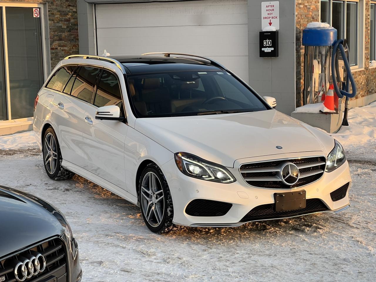 2016 Mercedes-Benz E-Class E400 Wagon - RARE! - Highly Optioned - 2 Keys - Lo Photo