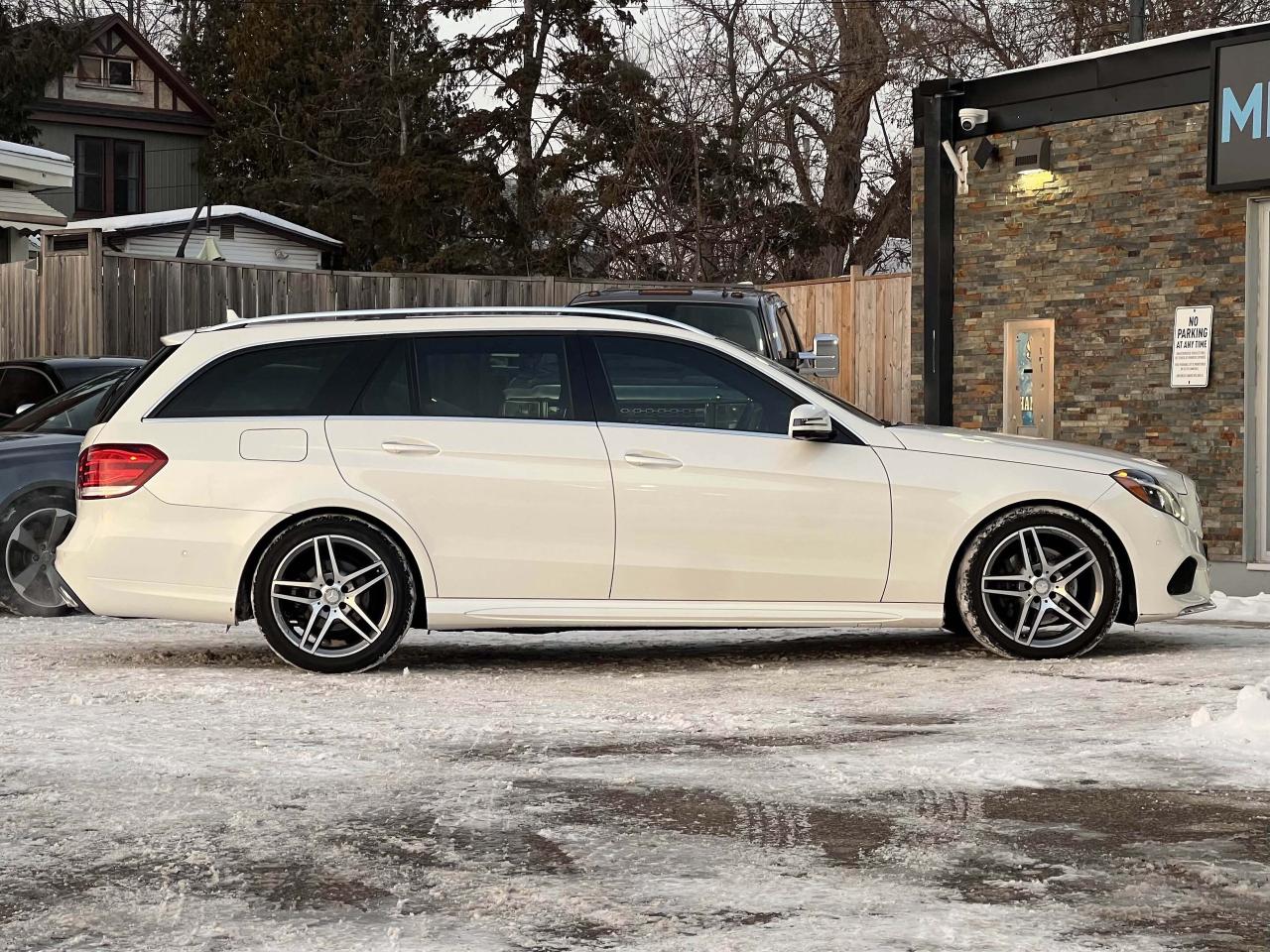 2016 Mercedes-Benz E-Class E400 Wagon - RARE! - Highly Optioned - 2 Keys - Lo Photo3