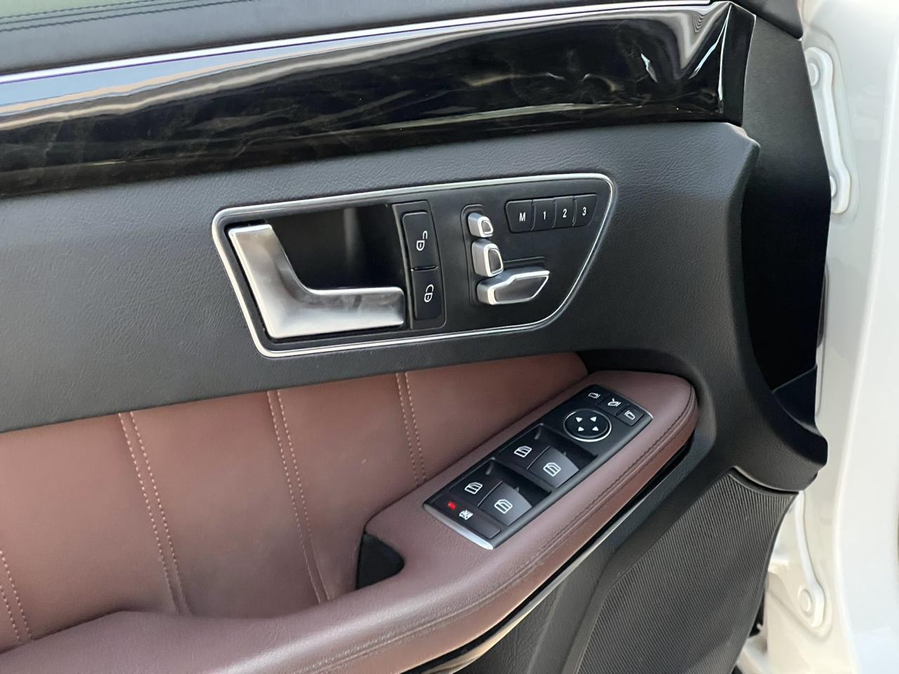 2016 Mercedes-Benz E-Class E400 Wagon - RARE! - Highly Optioned - 2 Keys - Lo Photo