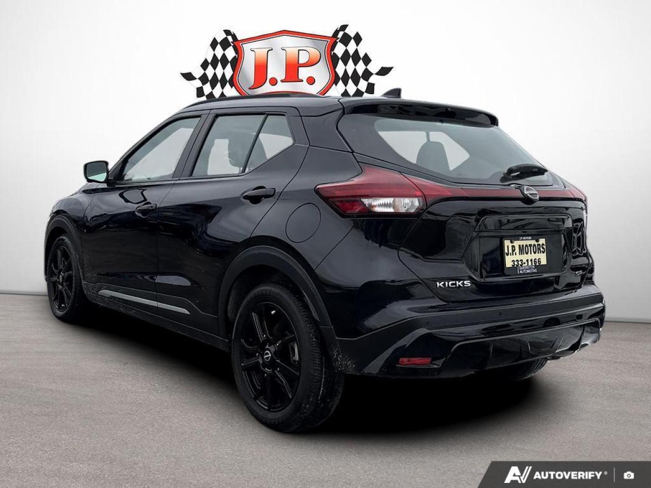 2024 Nissan Kicks SR BACKUP CAM   BLUETOOTH   HTD SEATS   KETLESS EN Photo