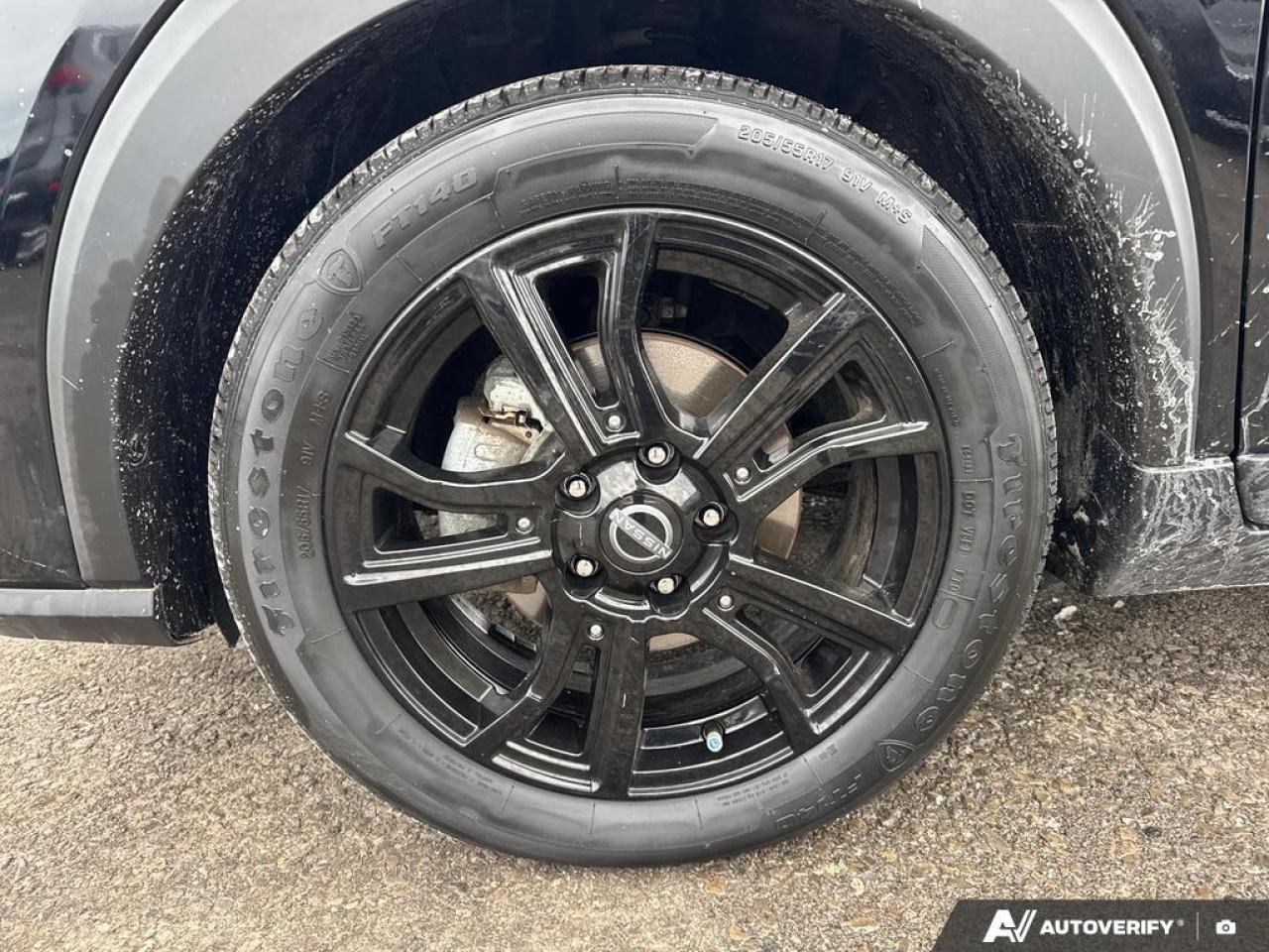 2024 Nissan Kicks SR BACKUP CAM   BLUETOOTH   HTD SEATS   KETLESS EN Photo