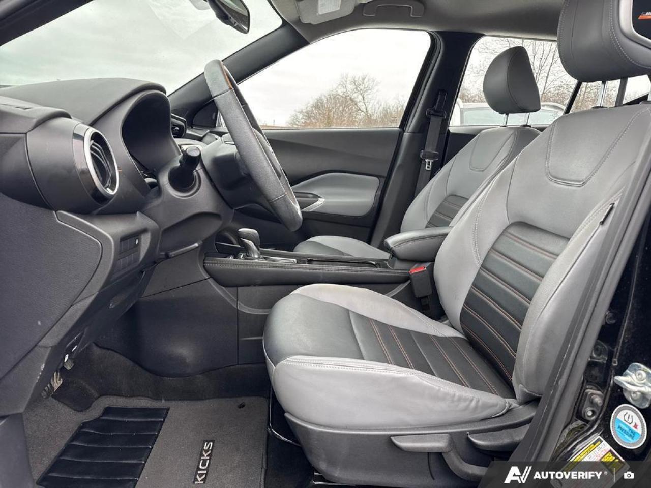 2024 Nissan Kicks SR BACKUP CAM   BLUETOOTH   HTD SEATS   KETLESS EN Photo