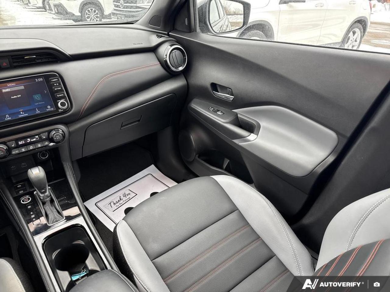 2024 Nissan Kicks SR BACKUP CAM   BLUETOOTH   HTD SEATS   KETLESS EN Photo
