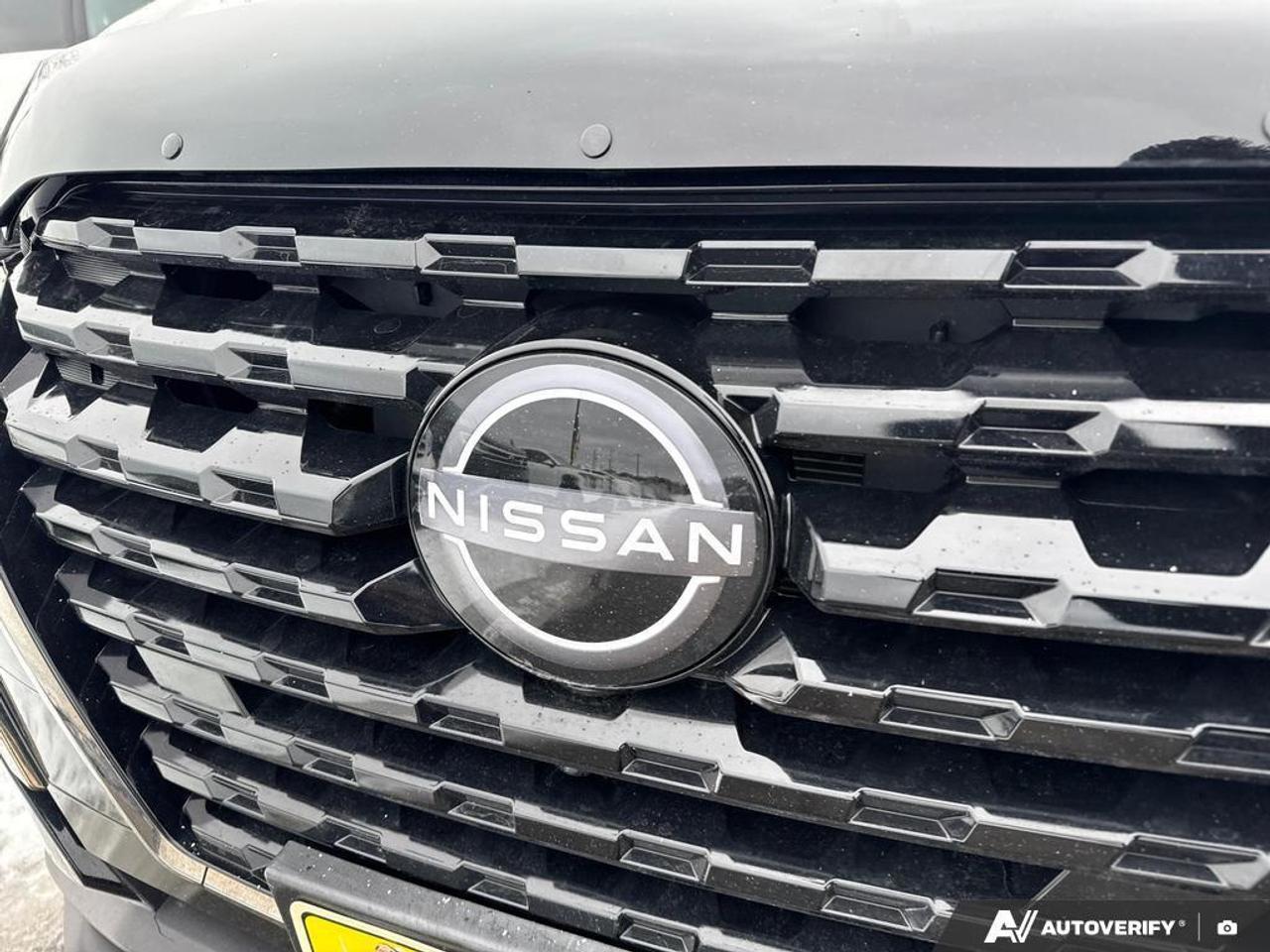 2024 Nissan Kicks SR BACKUP CAM   BLUETOOTH   HTD SEATS   KETLESS EN Photo