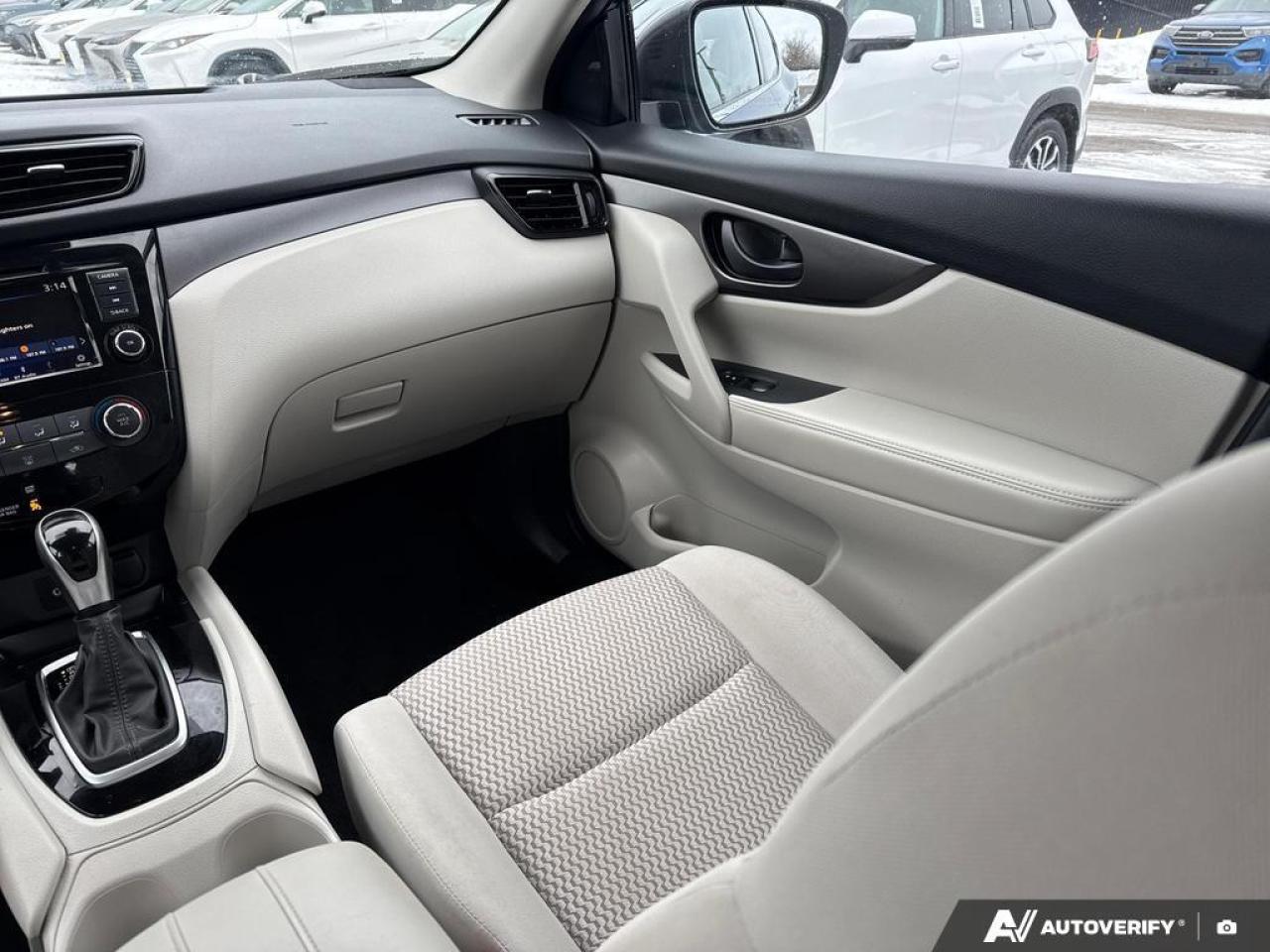 2023 Nissan Qashqai S BACKUP CAM   BLUETOOTH   HTD SEATS   KEYLESS ENT Photo