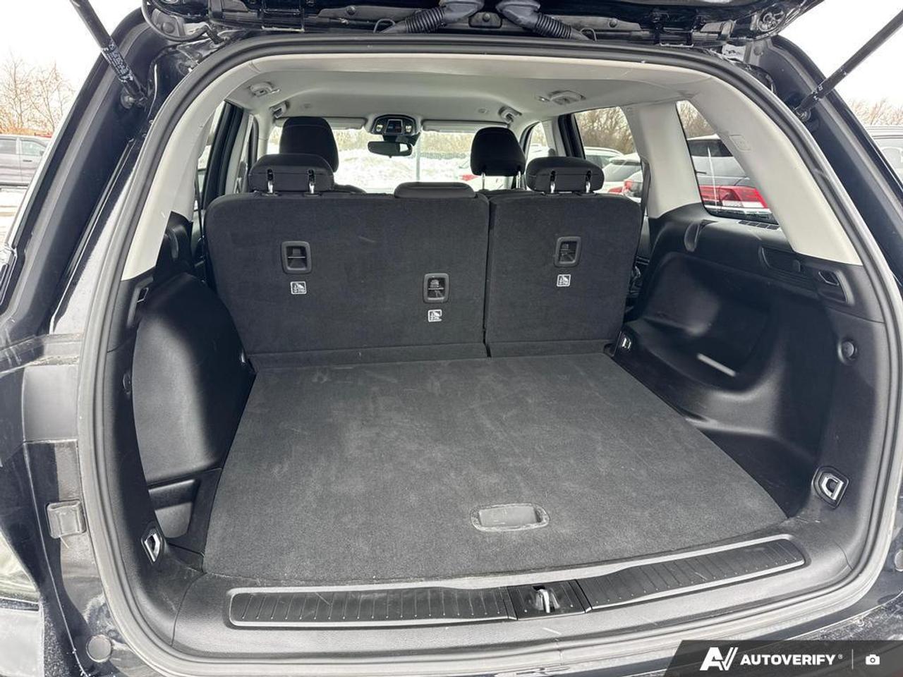 2023 Jeep Grand Cherokee Laredo BACKUP CAM   BLUETOOTH   HTD SEATS   KEYLES Photo