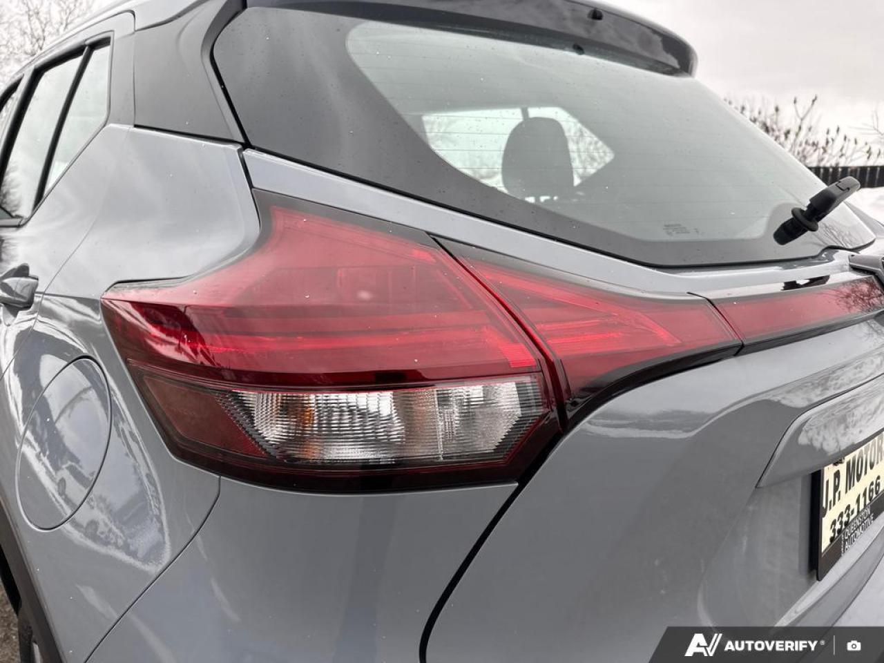 2024 Nissan Kicks SV BACKUP CAM   BLUETOOTH   HTD SEATS   KEYLESS EN Photo