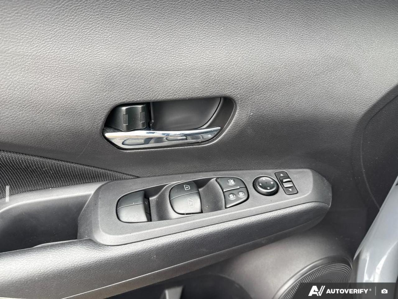 2024 Nissan Kicks SV BACKUP CAM   BLUETOOTH   HTD SEATS   KEYLESS EN Photo