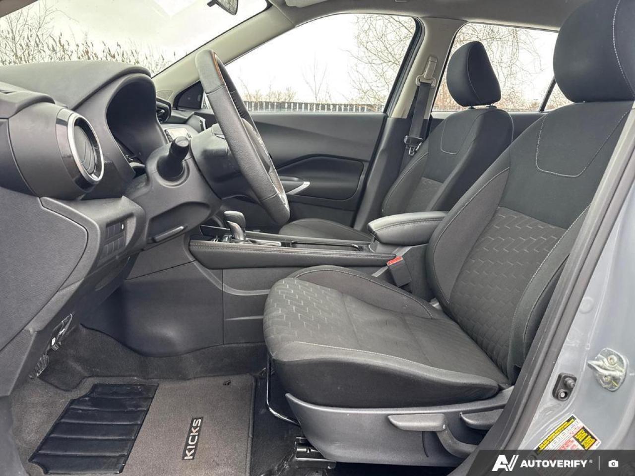 2024 Nissan Kicks SV BACKUP CAM   BLUETOOTH   HTD SEATS   KEYLESS EN Photo