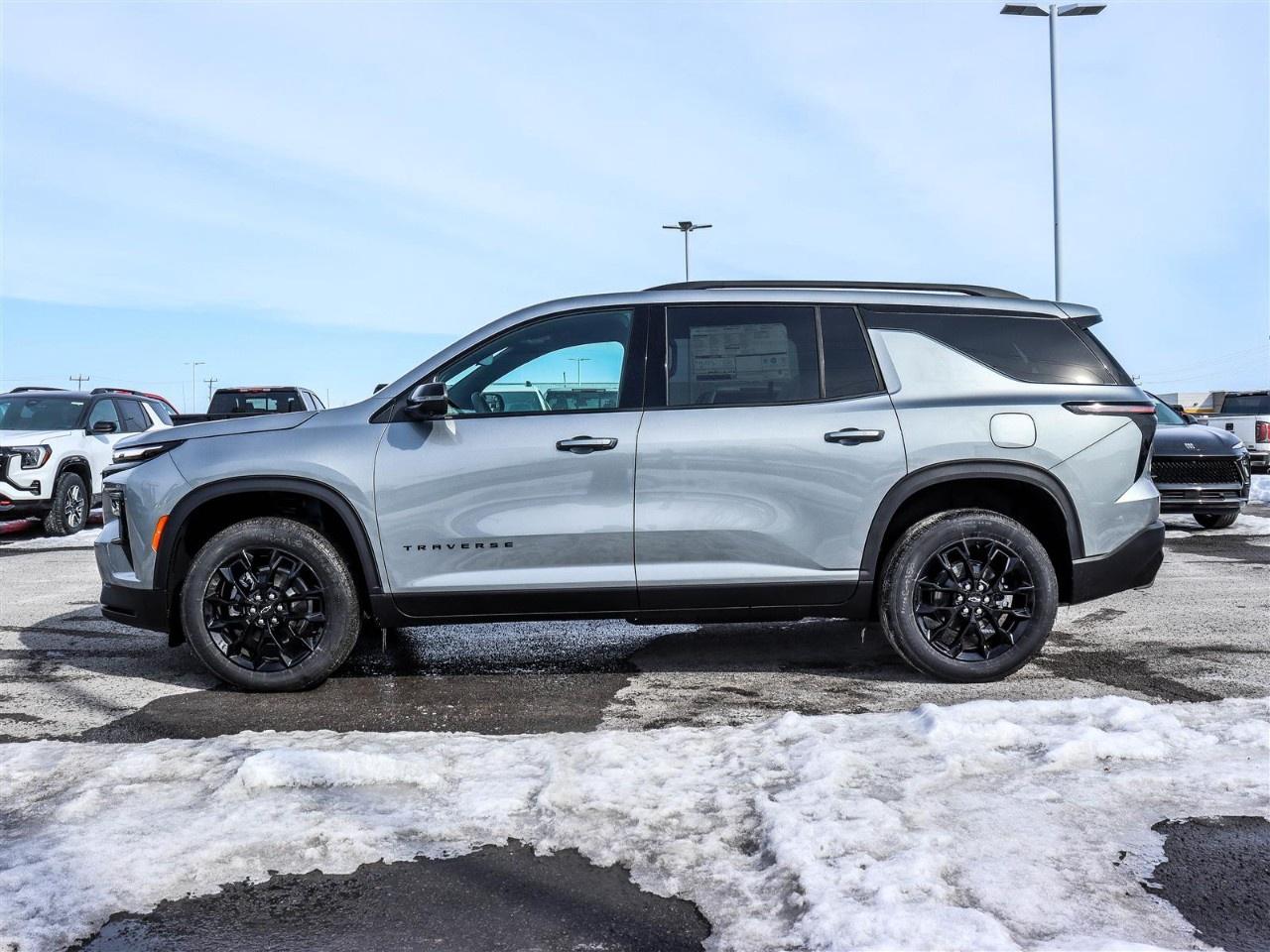 2026 Chevrolet Traverse AWD 4dr LT Photo2