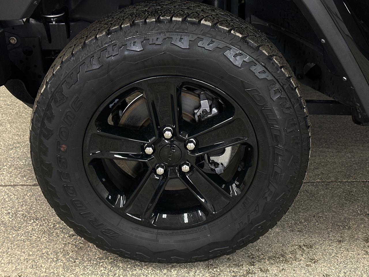 2023 Jeep Wrangler SAHARA 4DR 4X4 Photo