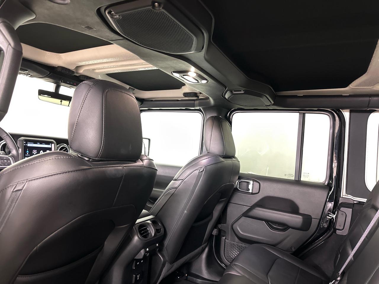 2023 Jeep Wrangler Sahara - LEATHER/3 PC TOP/NAVI/1 OWNER! Photo