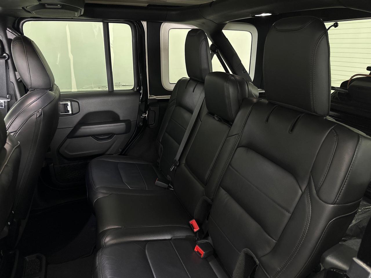 2023 Jeep Wrangler Sahara - LEATHER/3 PC TOP/NAVI/1 OWNER! Photo