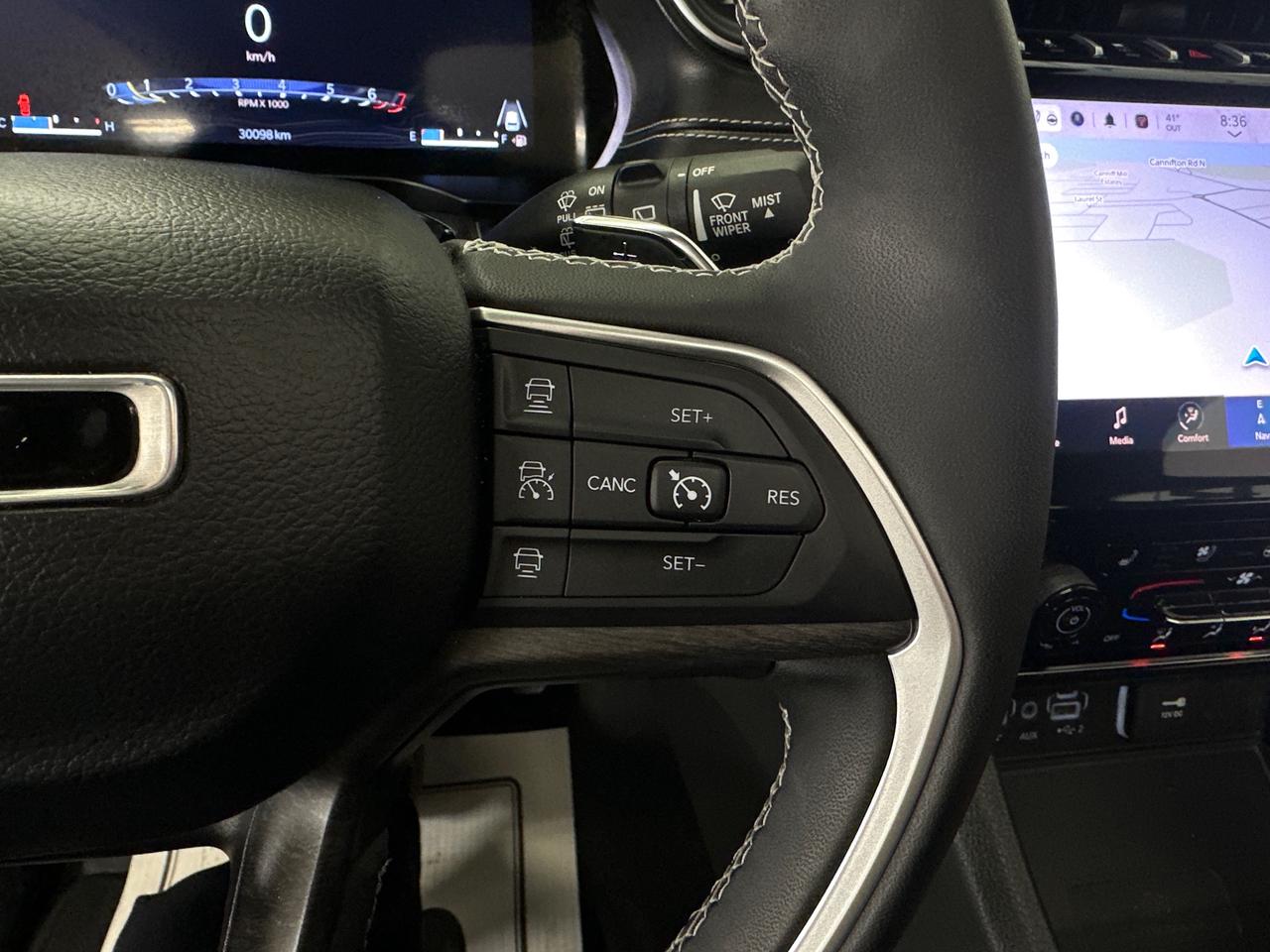 2024 Jeep Grand Cherokee L Limited 4dr 4x4 Photo