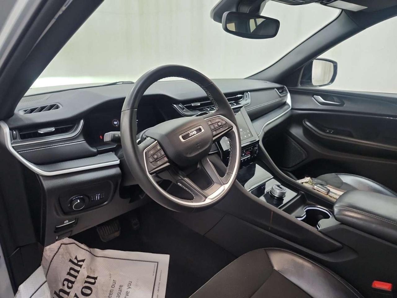 2024 Jeep Grand Cherokee L Laredo 4dr 4x4 Photo