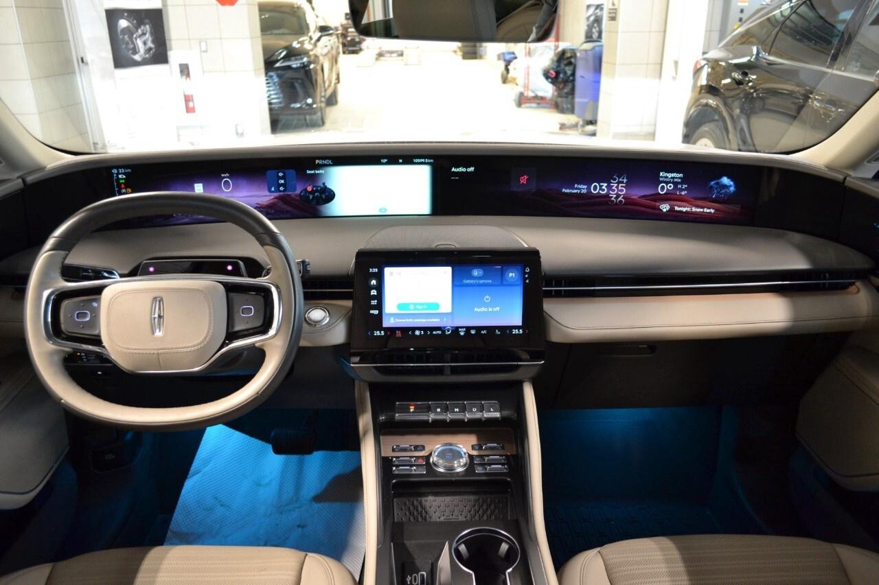 2024 Lincoln Nautilus Reserve AWD Photo2