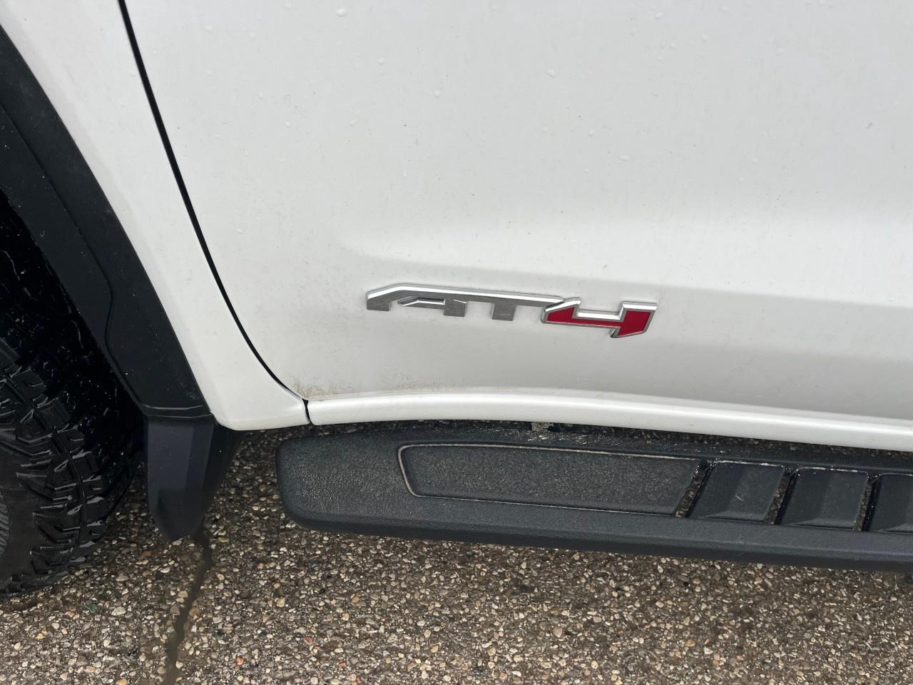 2025 GMC Sierra 1500 Crew Cab Short Box 4-Wheel Drive AT4 Photo