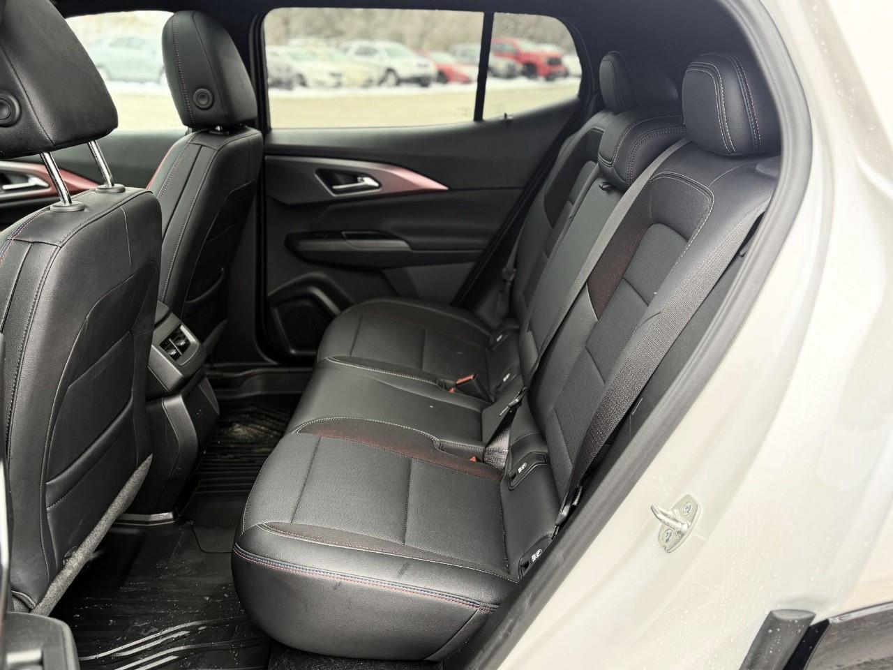 2025 Chevrolet Equinox EV RS 4dr Photo