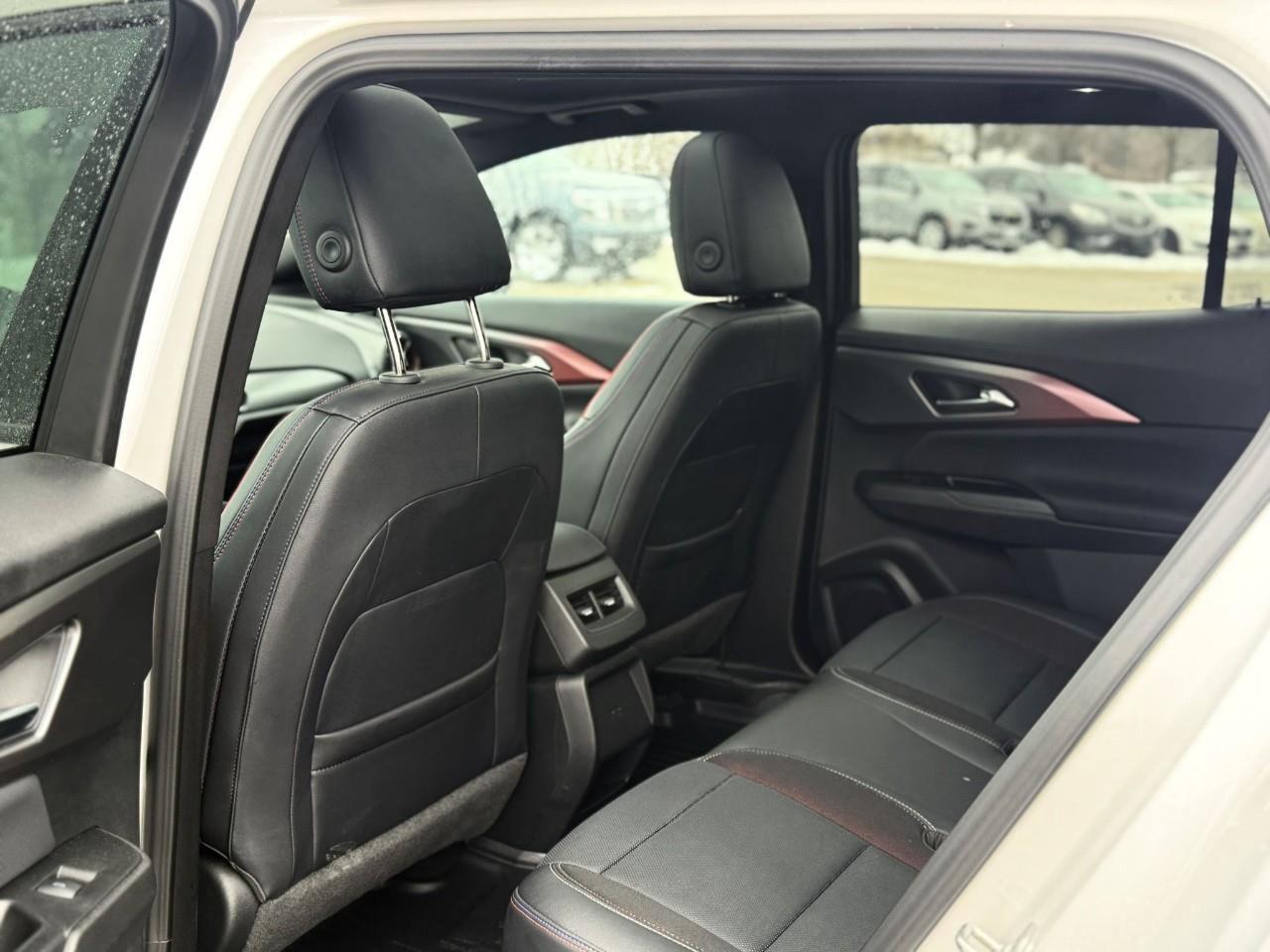 2025 Chevrolet Equinox EV RS 4dr Photo