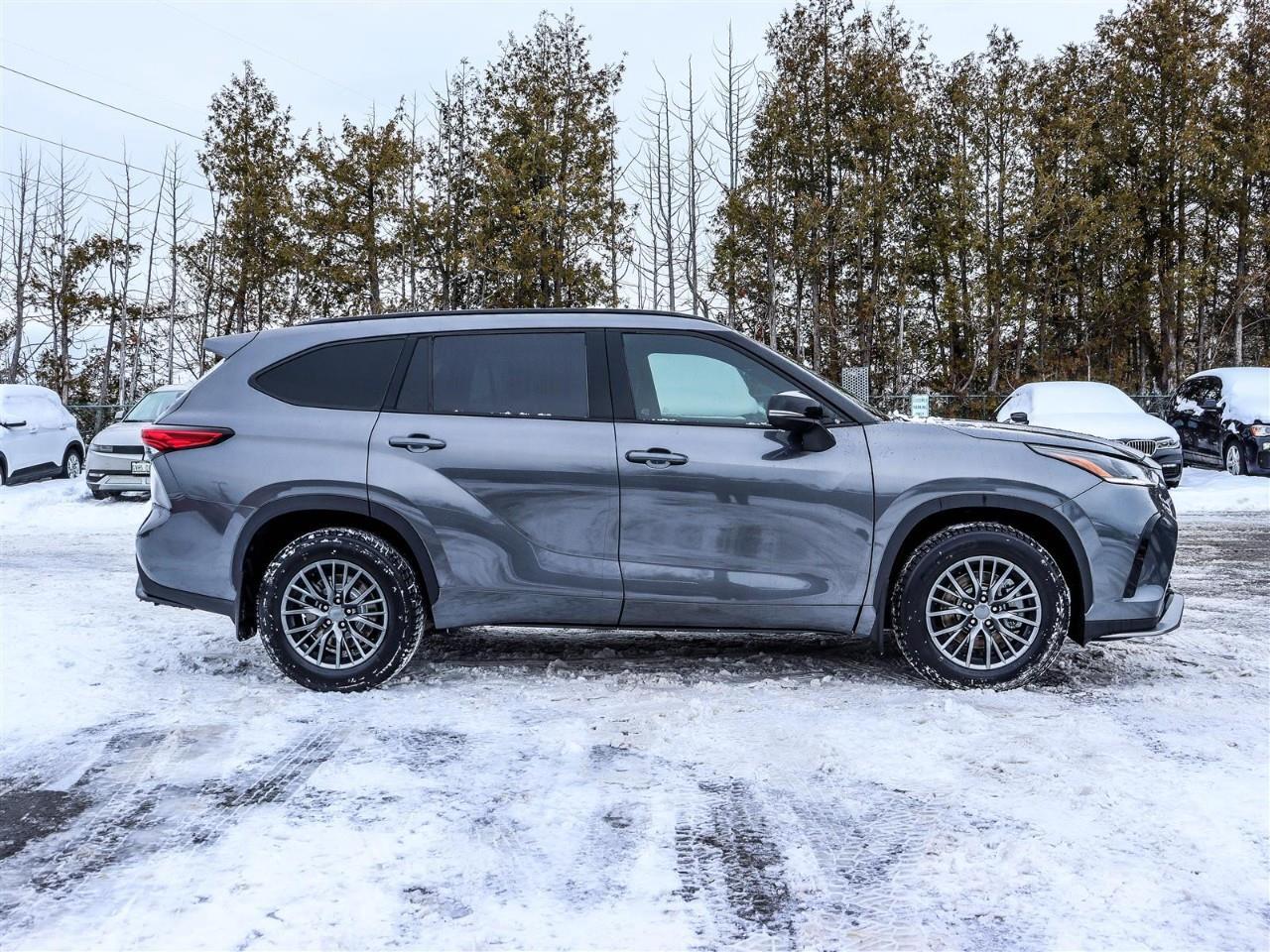 2022 Toyota Highlander XSE 4dr All-Wheel Drive Photo2