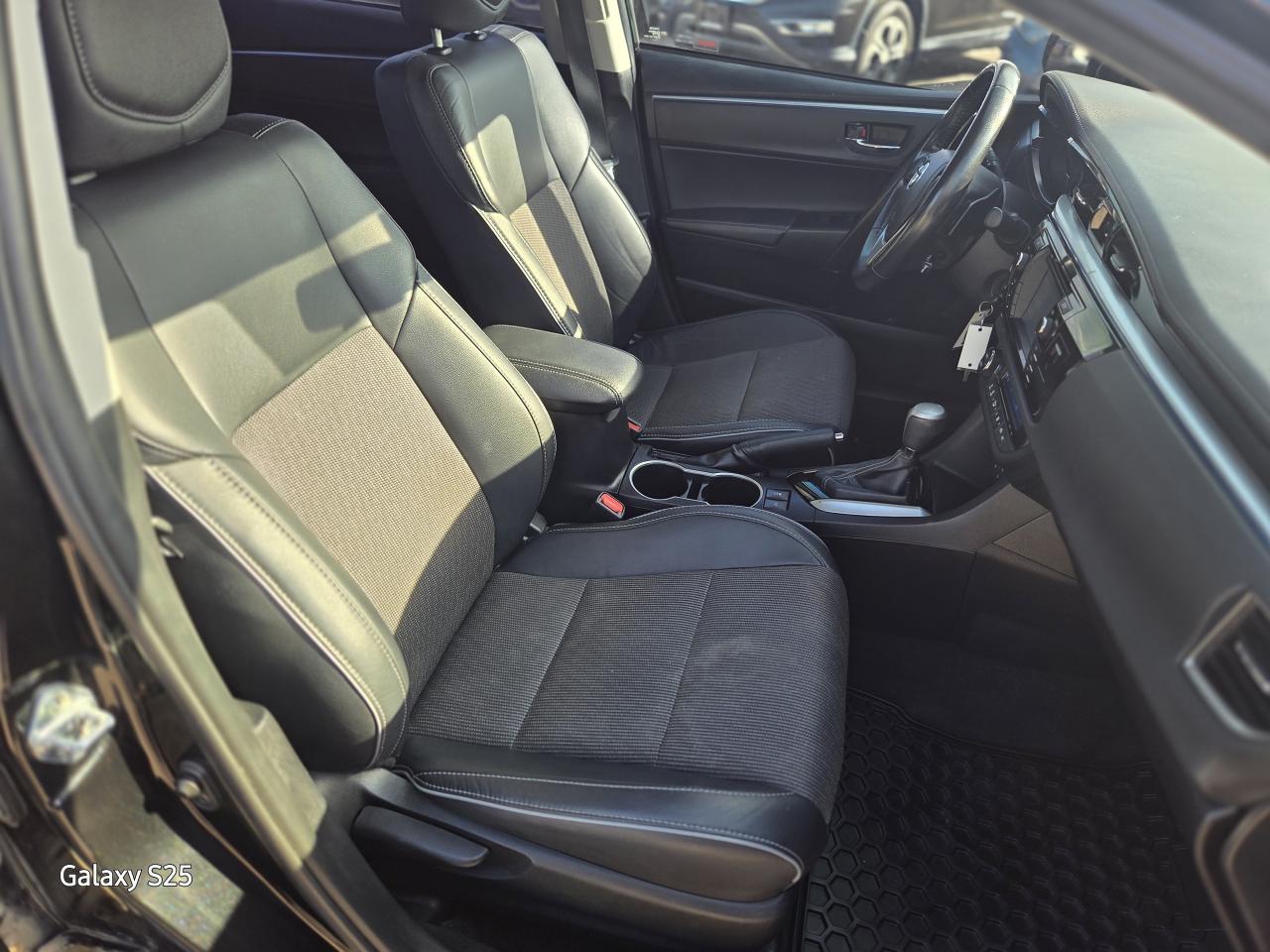 2016 Toyota Corolla S AUTO LEATHER ROOF ALLOYS  LOW km $ 16,688.00 Photo