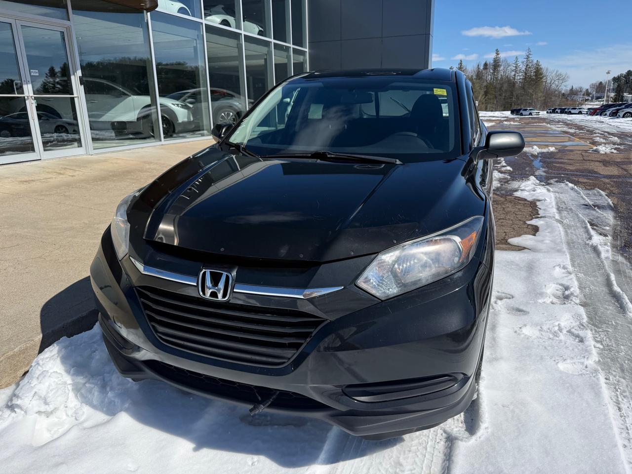 2018 Honda HR-V LX (M6) 4dr Front-Wheel Drive Photo3