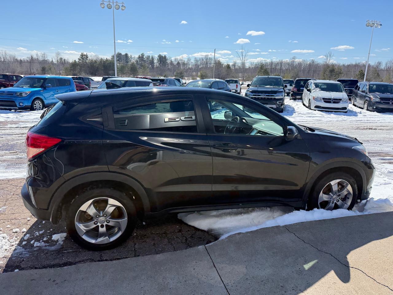 2018 Honda HR-V LX (M6) 4dr Front-Wheel Drive Photo