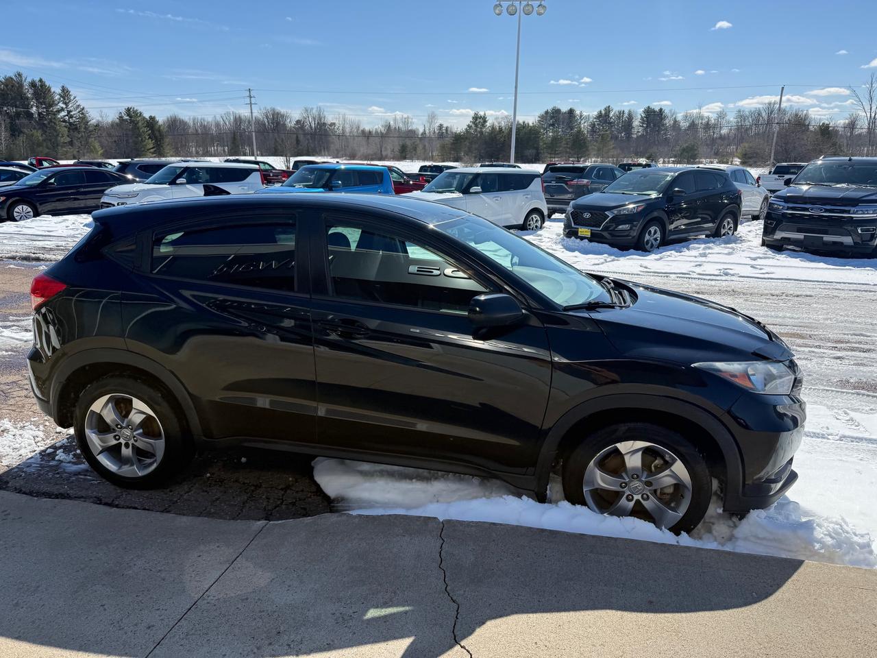 2018 Honda HR-V LX (M6) 4dr Front-Wheel Drive Photo