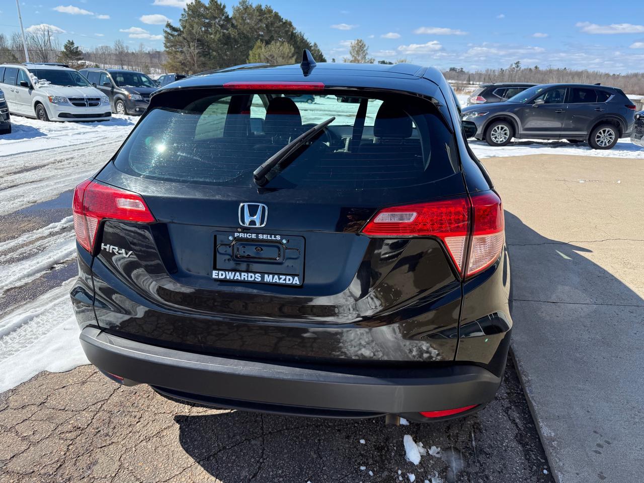 2018 Honda HR-V LX (M6) 4dr Front-Wheel Drive Photo