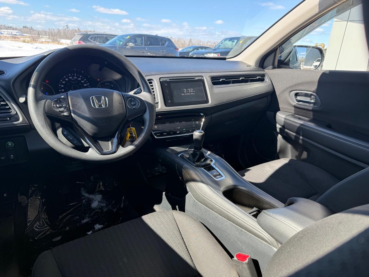 2018 Honda HR-V LX (M6) 4dr Front-Wheel Drive Photo