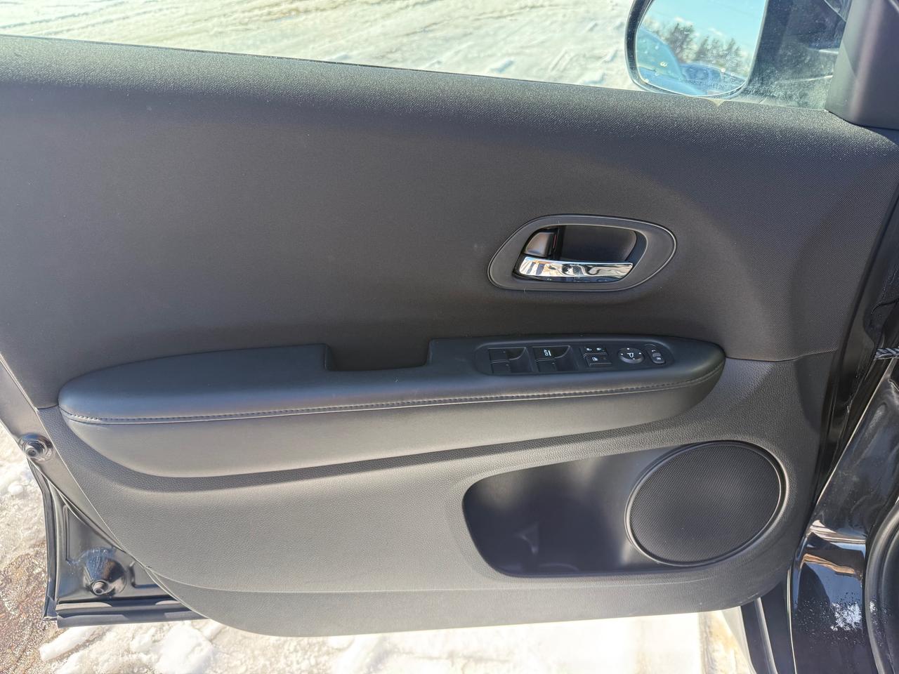 2018 Honda HR-V LX (M6) 4dr Front-Wheel Drive Photo