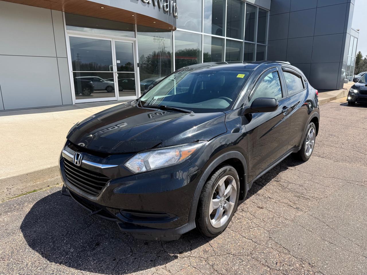 2018 Honda HR-V LX (M6) 4dr Front-Wheel Drive Photo3