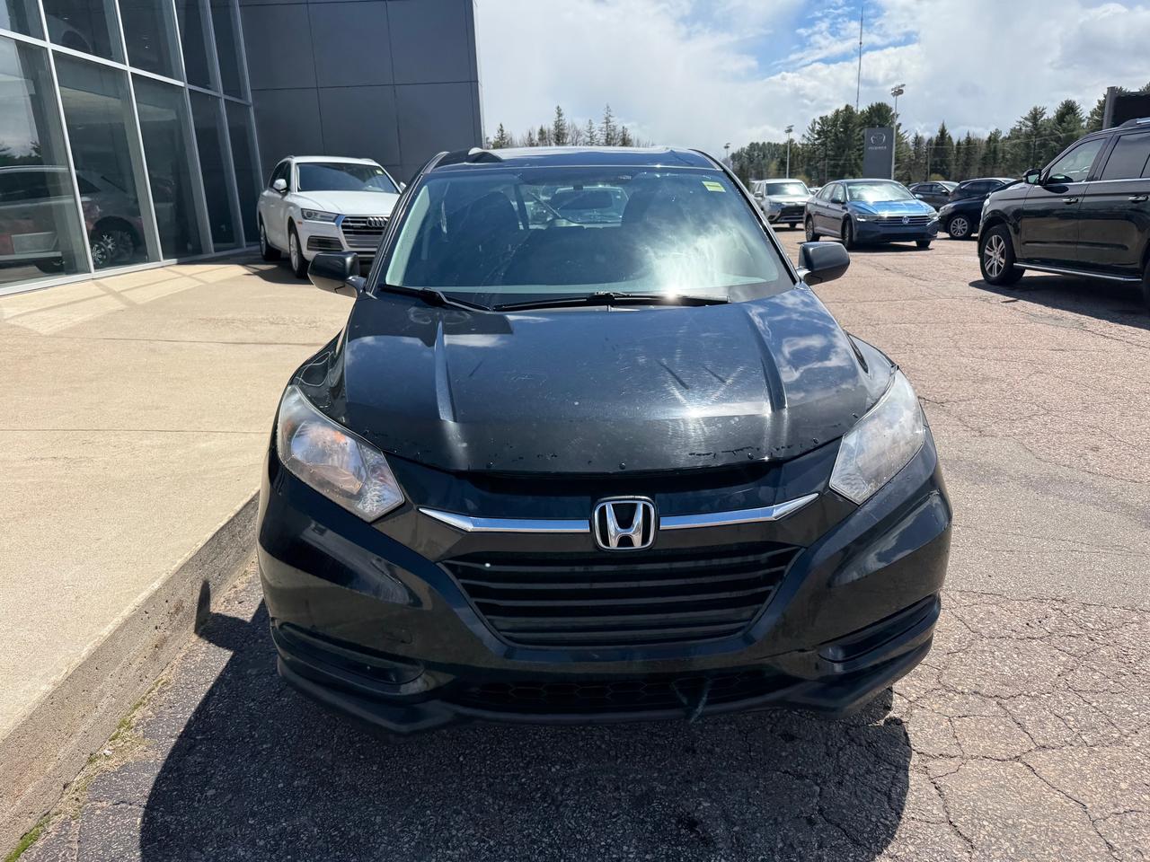 2018 Honda HR-V LX (M6) 4dr Front-Wheel Drive Photo