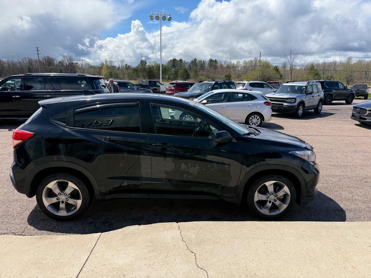 2018 Honda HR-V LX (M6) 4dr Front-Wheel Drive Photo